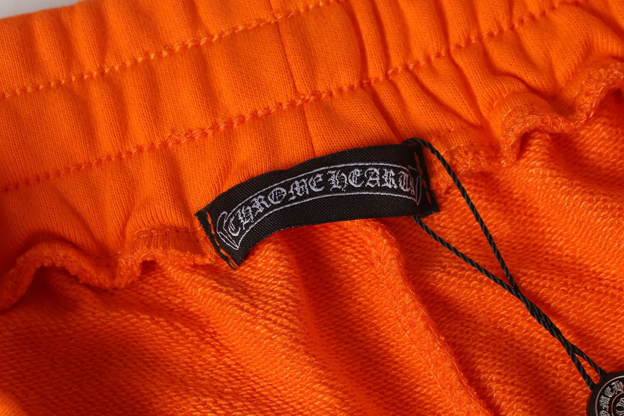 P270 #W5009 model, cross-border running quantity, please do not place an order if you pursue quality - Chrome Hearts/Chrome Heart Sanskrit Graffiti ✍️ Printed trousers, casual pants and sweatpants - High weight, high density and high quality. The wool is soft, delicate and skin-friendly. It feels soft and silky. It has excellent warmth and skin-friendly properties. - Custom-woven and custom-dyed, no color difference. No matter the fabric or workmanship details, it beats the ordinary version on the market. -Colour: Orange -Size: S M L XL